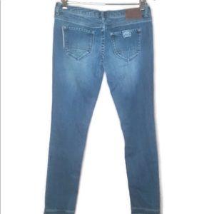 High quality jeans by Superdry. Super cute! Very comfy 😊